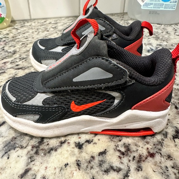 Nike Other - Nike Air Max Bolts